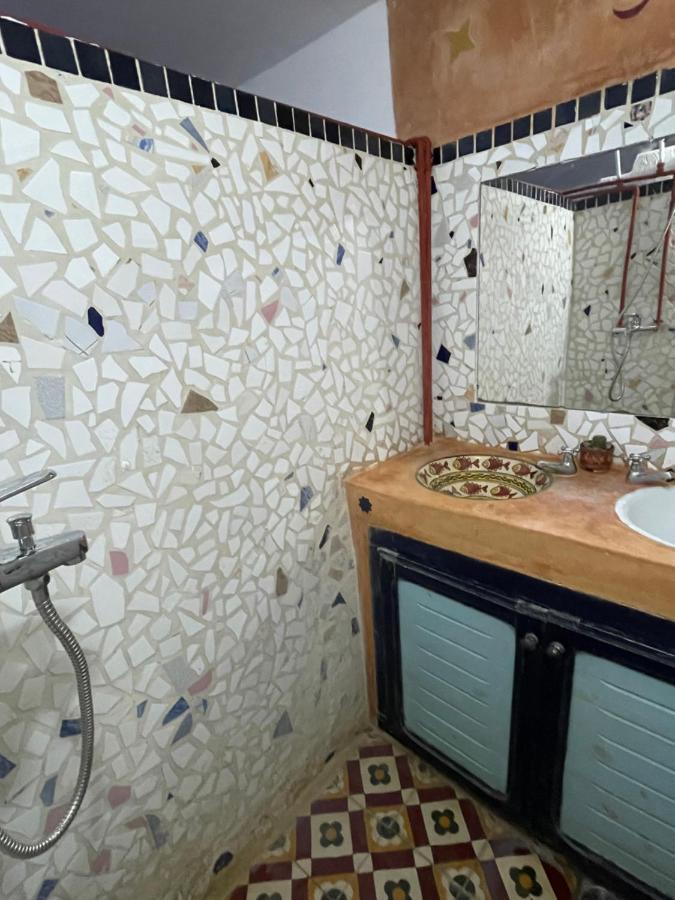 Dar El Pirata Hostel Asilah Buitenkant foto